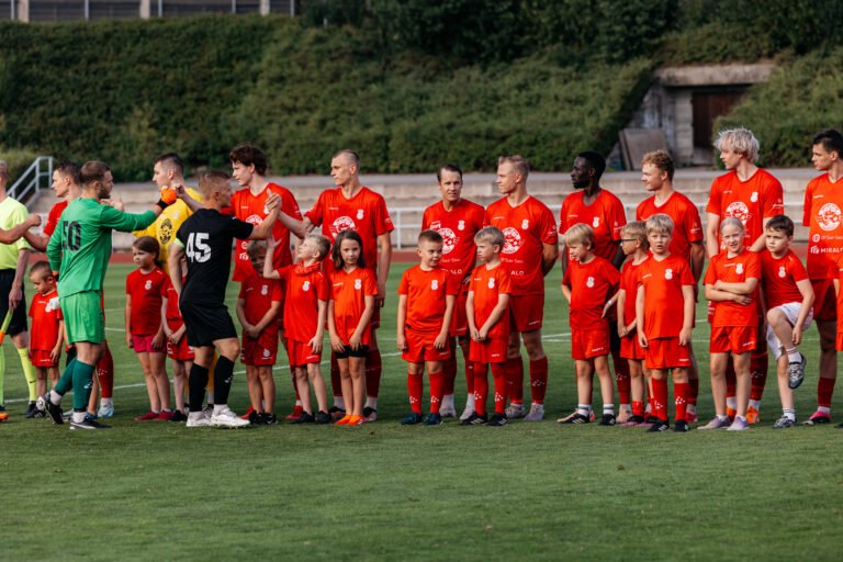 Mikkelin Pallo-Kissat (MiPK) on perinteinen mikkeliläinen jalkapalloseura, joka on perustettu vuonna 1946. Toimintamme ydinarvoja ovat paikallisuus, yhteisöllisyys ja rakkaus jalkapalloon.